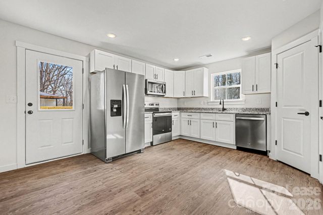 106 10th Avenue SE, Hickory, NC 28602