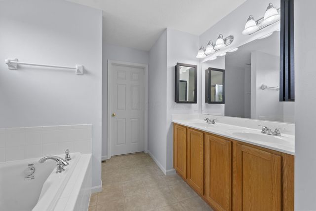 4766 Heath Trails Road, Hilliard, OH 43026