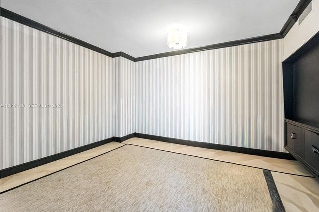 21050 Point Pl 403, Aventura, FL 33180
