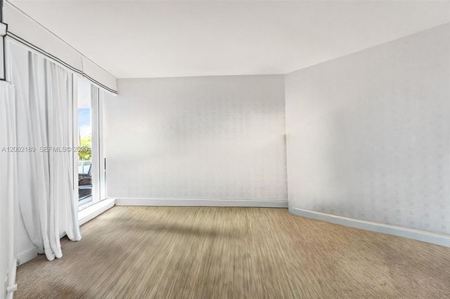 21050 Point Pl 403, Aventura, FL 33180