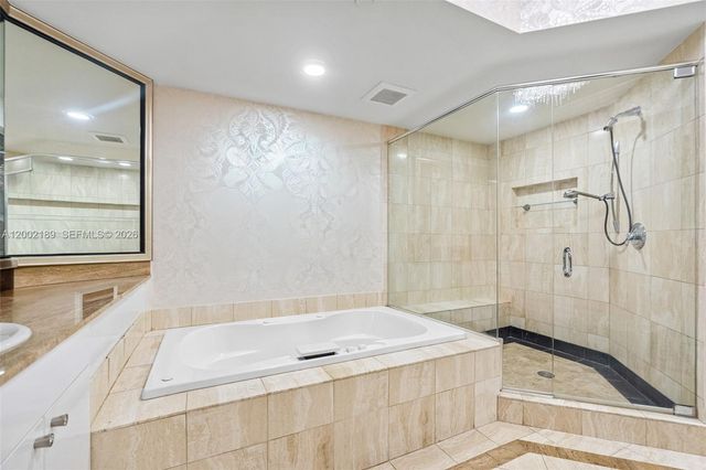 21050 Point Pl 403, Aventura, FL 33180