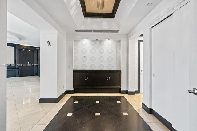 21050 Point Pl 403, Aventura, FL 33180
