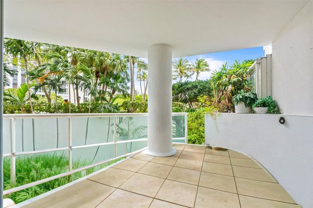 21050 Point Pl 403, Aventura, FL 33180