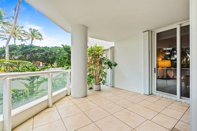 21050 Point Pl 403, Aventura, FL 33180