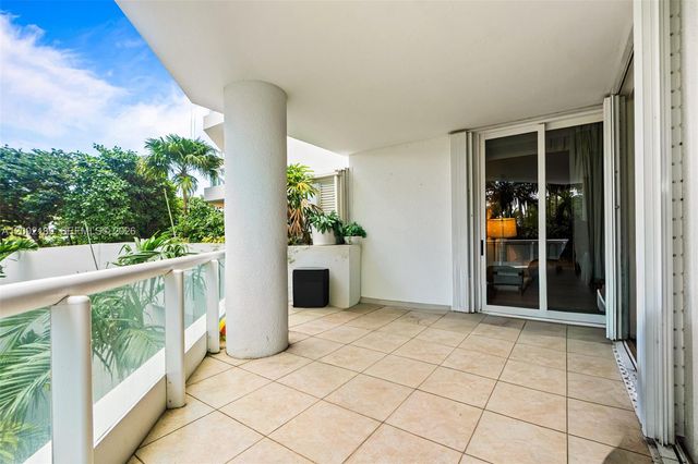 21050 Point Pl 403, Aventura, FL 33180
