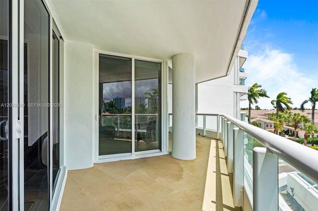 21050 Point Pl 403, Aventura, FL 33180