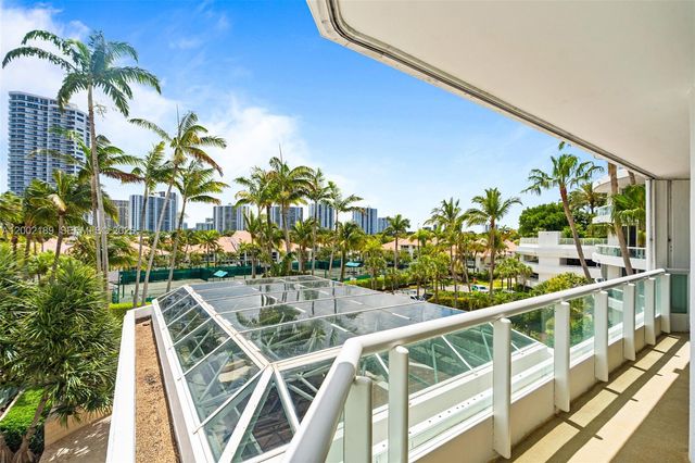 21050 Point Pl 403, Aventura, FL 33180