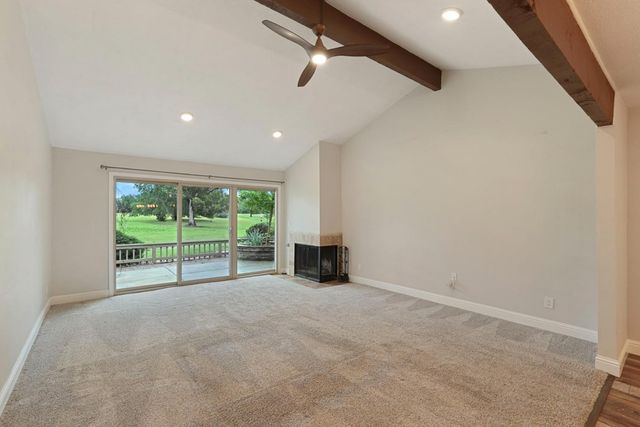 5045 Village Oaks Dr, Rocklin, CA 95677