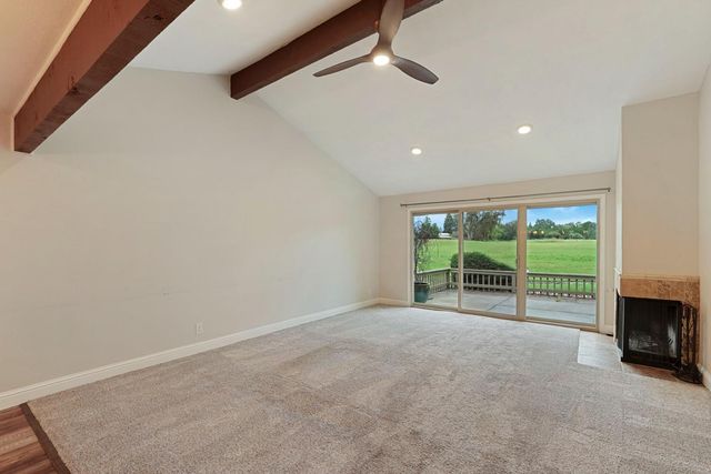 5045 Village Oaks Dr, Rocklin, CA 95677