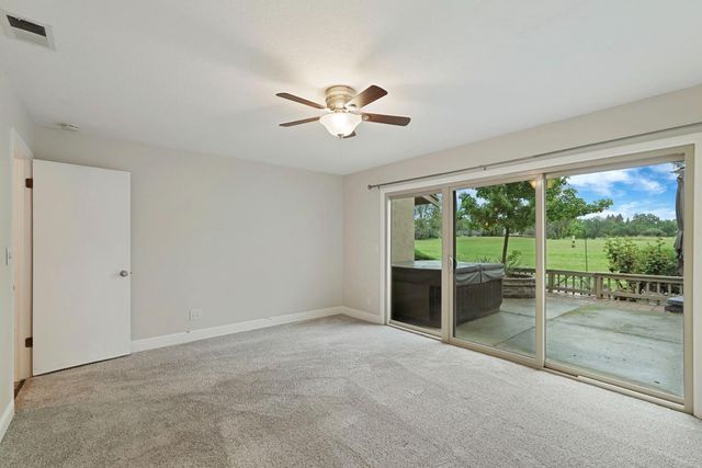 5045 Village Oaks Dr, Rocklin, CA 95677