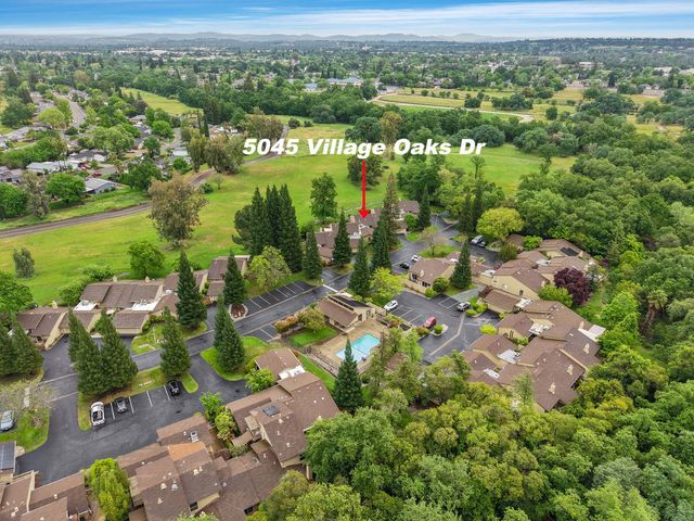 5045 Village Oaks Dr, Rocklin, CA 95677