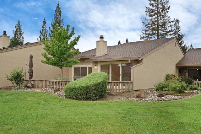 5045 Village Oaks Dr, Rocklin, CA 95677