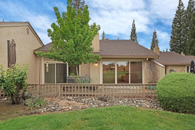 5045 Village Oaks Dr, Rocklin, CA 95677