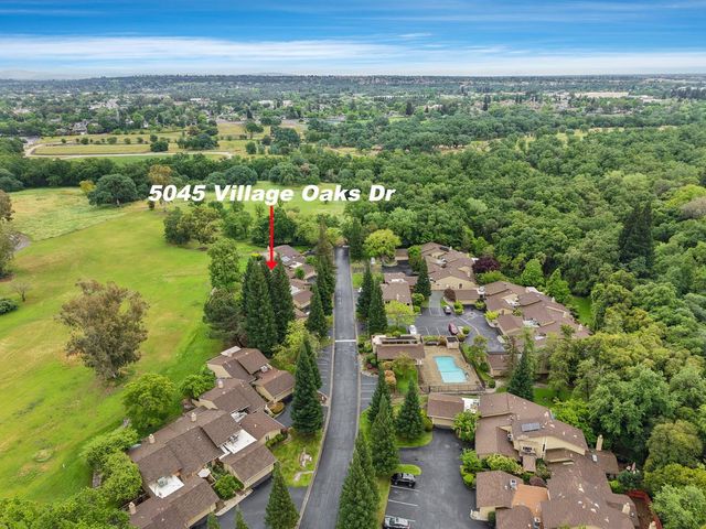5045 Village Oaks Dr, Rocklin, CA 95677