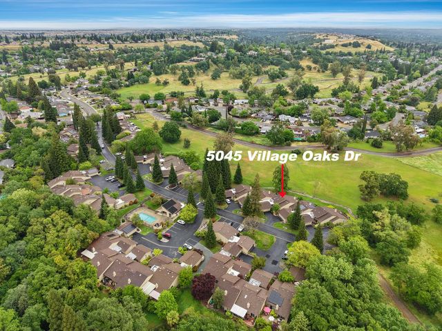 5045 Village Oaks Dr, Rocklin, CA 95677