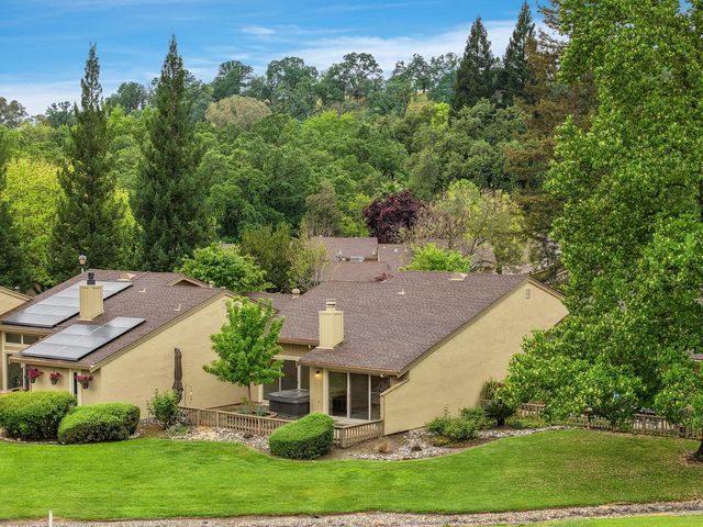 5045 Village Oaks Dr, Rocklin, CA 95677