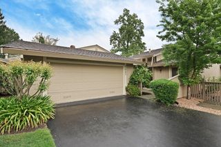 5045 Village Oaks Dr, Rocklin, CA 95677