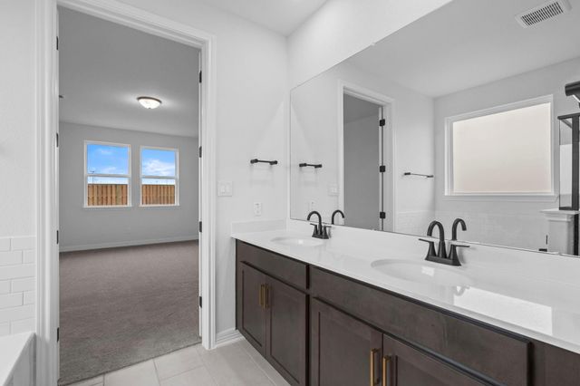 9919 Goliad Drive, Mont Belvieu, TX 77523