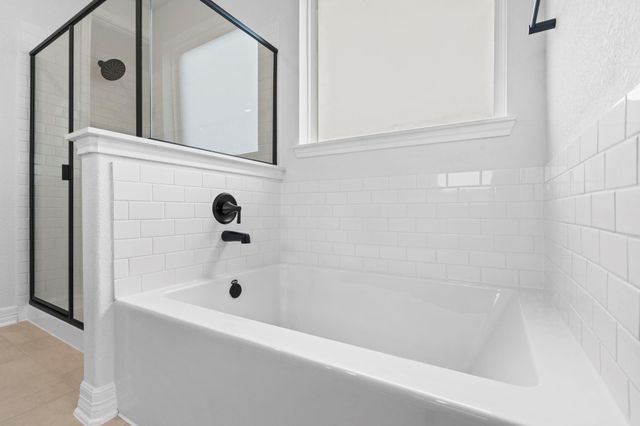 9919 Goliad Drive, Mont Belvieu, TX 77523