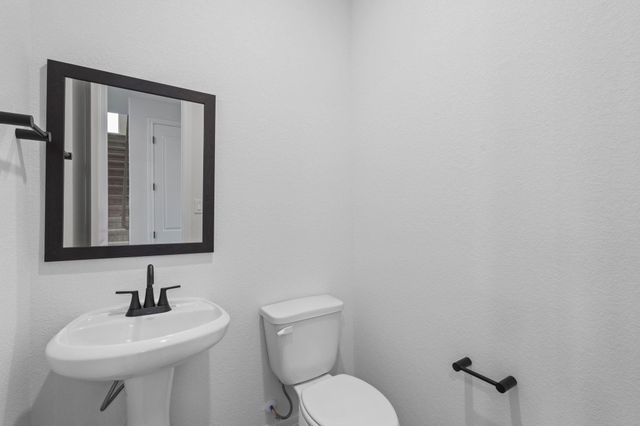 9919 Goliad Drive, Mont Belvieu, TX 77523