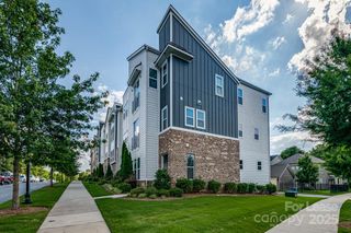 3355 Bending Birch Place, Charlotte, NC 28206