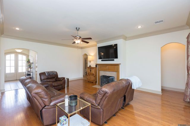 2953 Majestic Oaks Ave, Zachary, LA 70791