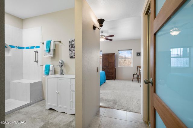 566 W Ocotillo Place, Green Valley, AZ 85614