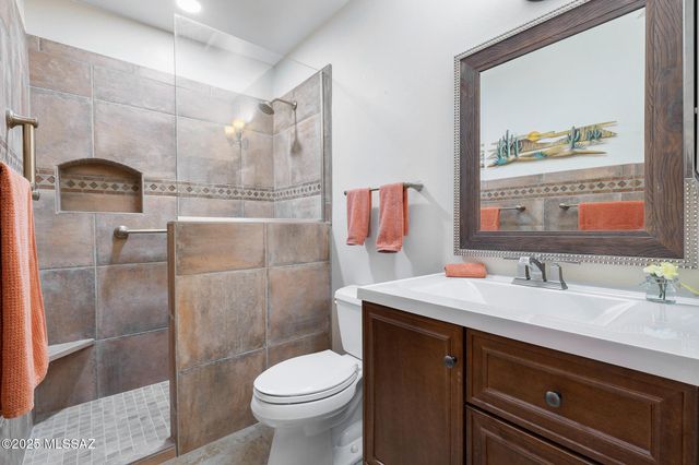 566 W Ocotillo Place, Green Valley, AZ 85614