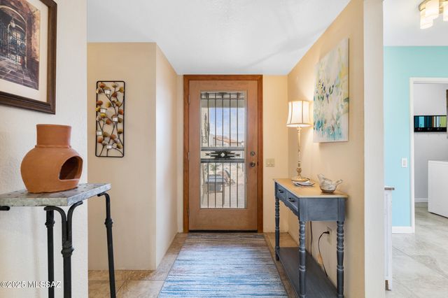 566 W Ocotillo Place, Green Valley, AZ 85614