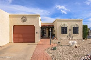 566 W Ocotillo Place, Green Valley, AZ 85614