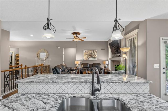 10115 N Miller Lane, Kansas City, KS 66109