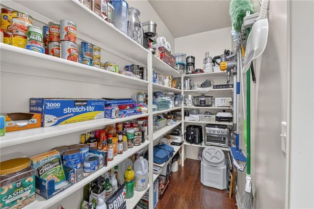 10115 N Miller Lane, Kansas City, KS 66109