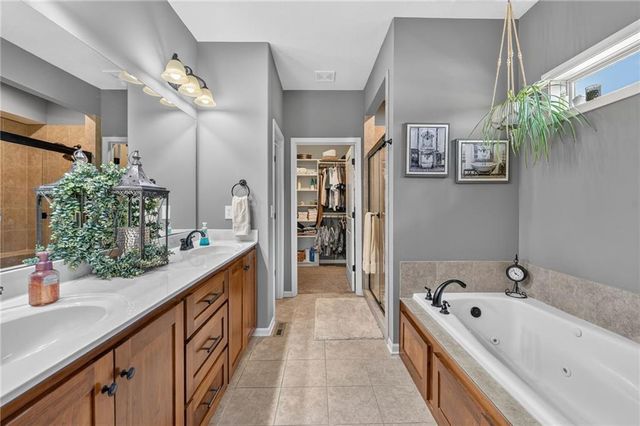 10115 N Miller Lane, Kansas City, KS 66109