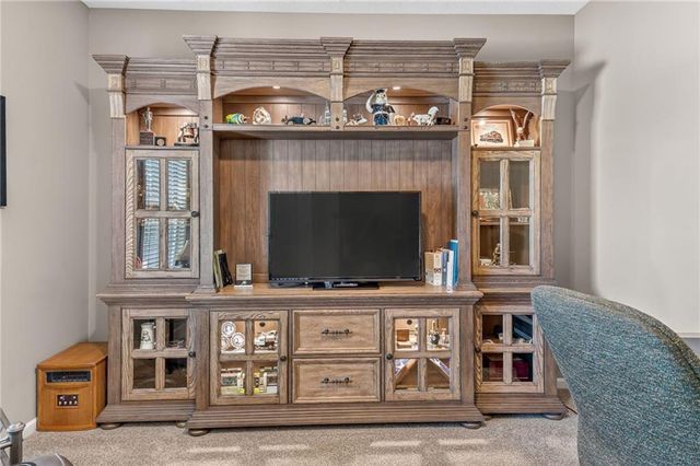 10115 N Miller Lane, Kansas City, KS 66109