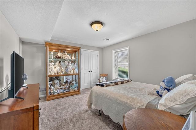10115 N Miller Lane, Kansas City, KS 66109