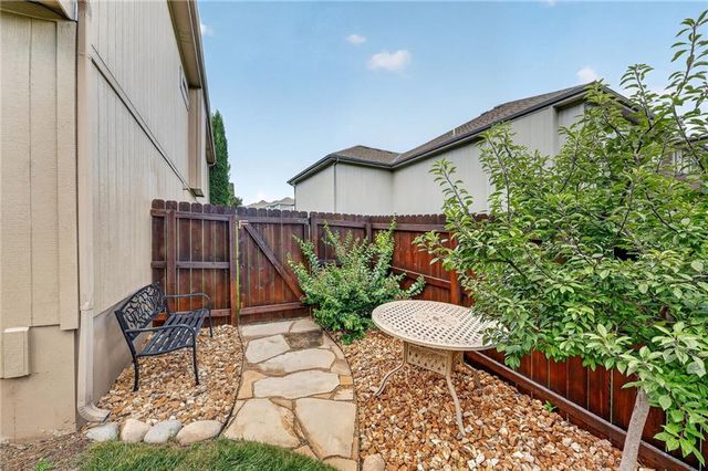 10115 N Miller Lane, Kansas City, KS 66109