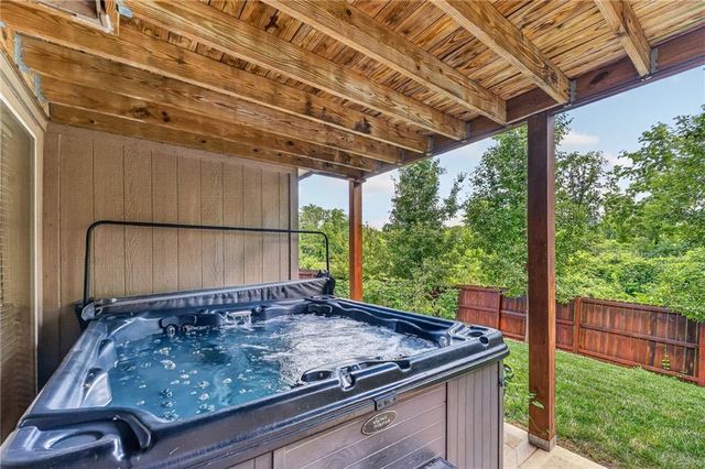 10115 N Miller Lane, Kansas City, KS 66109