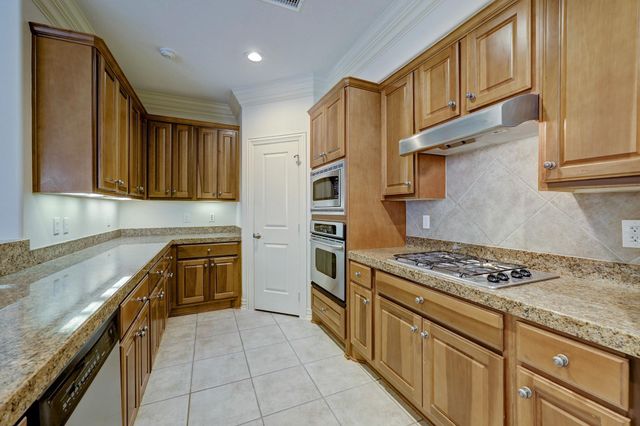 14446 Summerleaf Lane, Houston, TX 77077