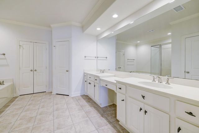 14446 Summerleaf Lane, Houston, TX 77077