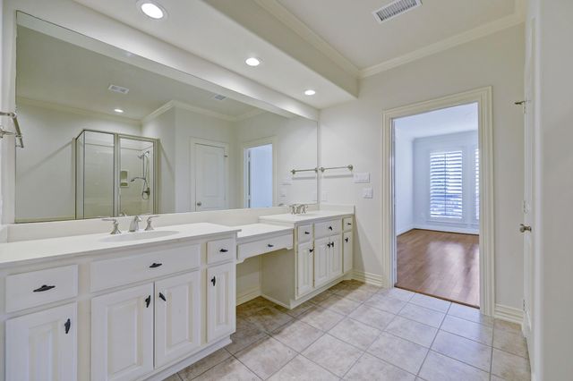 14446 Summerleaf Lane, Houston, TX 77077