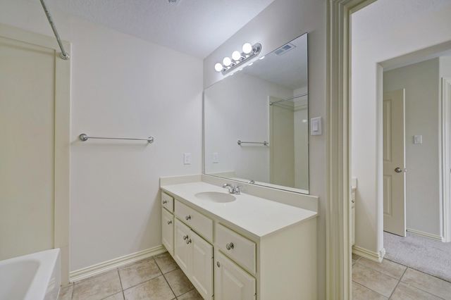 14446 Summerleaf Lane, Houston, TX 77077