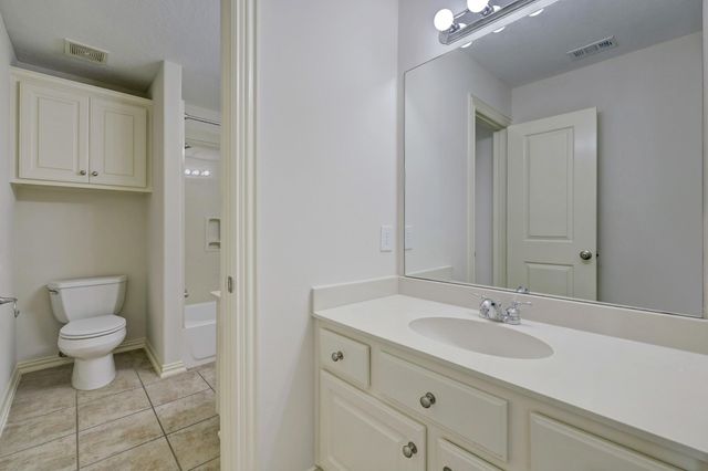 14446 Summerleaf Lane, Houston, TX 77077