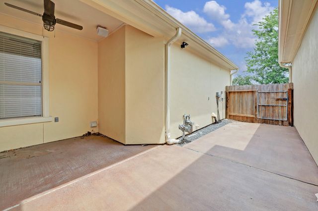 14446 Summerleaf Lane, Houston, TX 77077