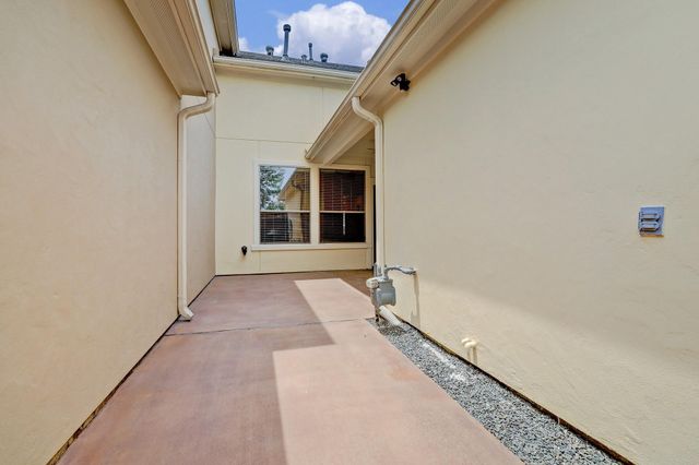 14446 Summerleaf Lane, Houston, TX 77077