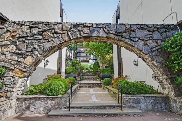 1200 Warburton Avenue 41, Yonkers, NY 10701