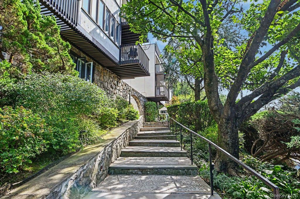 1200 Warburton Avenue 41, Yonkers, NY 10701 — photo 4