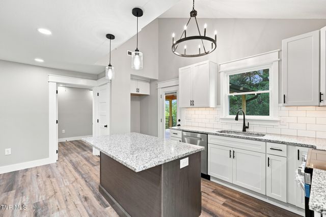707 Cooks Valley Road, Kingsport, TN 37664