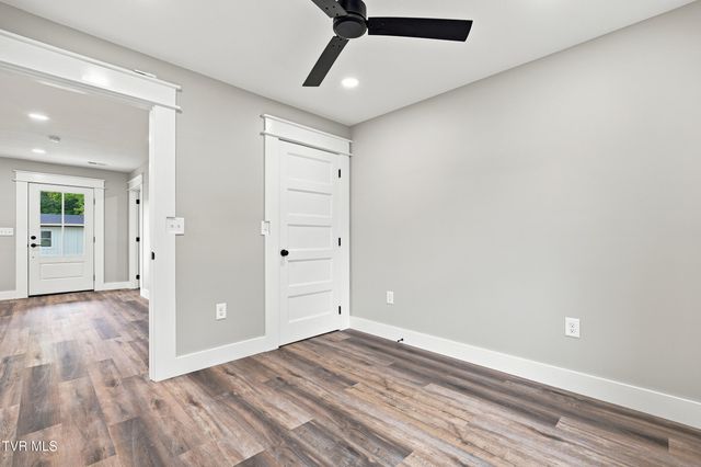 707 Cooks Valley Road, Kingsport, TN 37664