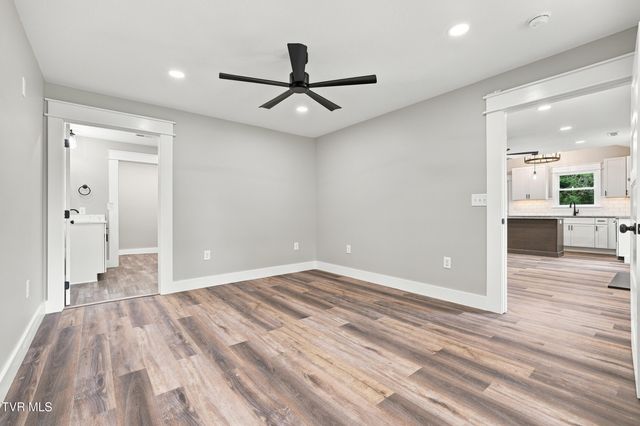 707 Cooks Valley Road, Kingsport, TN 37664