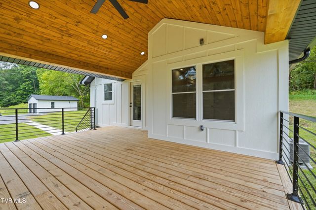707 Cooks Valley Road, Kingsport, TN 37664